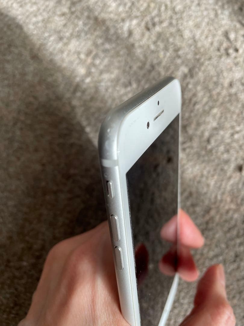 iPhone8 256GB シルバー SIMフリー 本体のみ バッテリー交換推奨