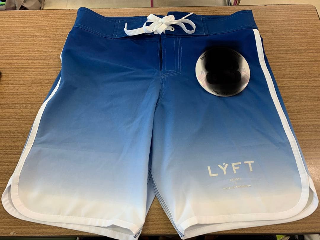 LYFT フィジークサーフパンツ(希少なXS)