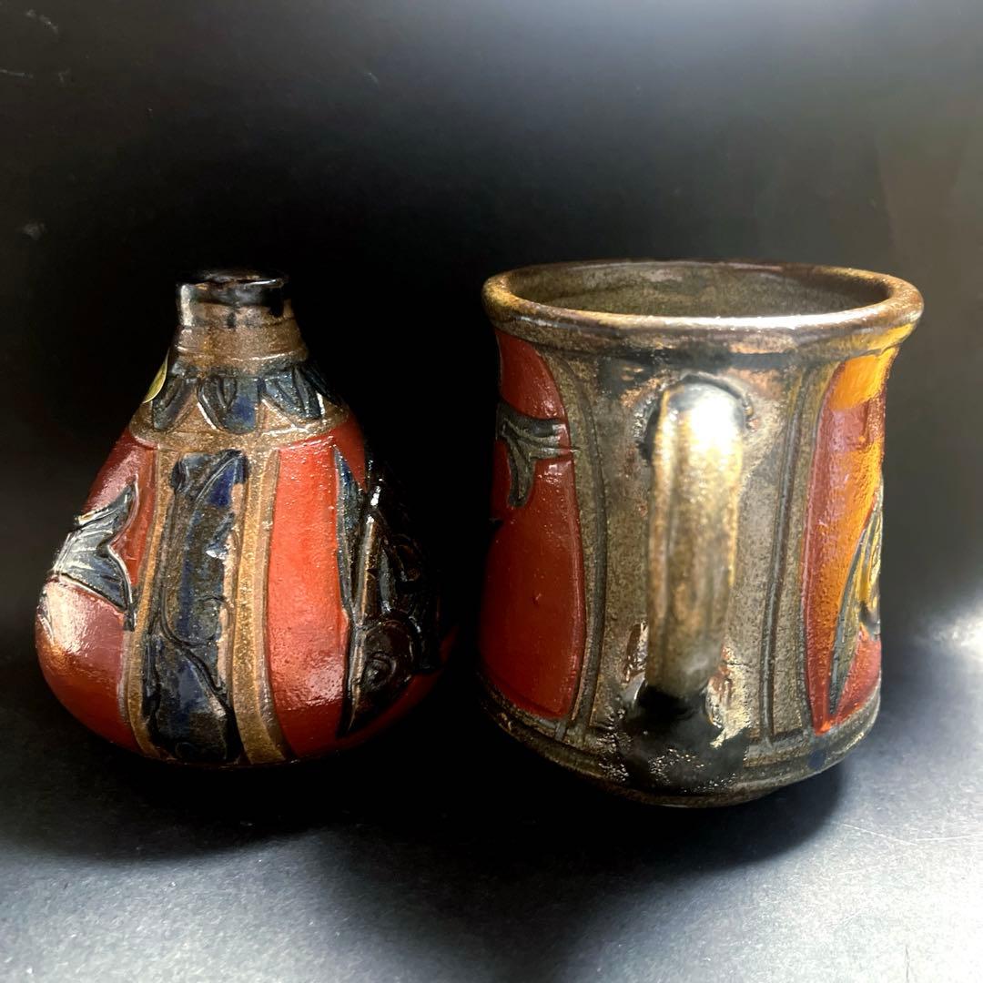 沖縄 壺屋焼　小橋川清正作 魚紋赤絵　徳利とマグカップ
