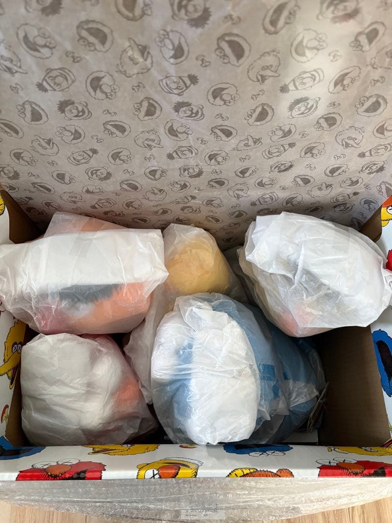 【新品】UNIQLO×KAWS セサミストリート ぬいぐるみセット