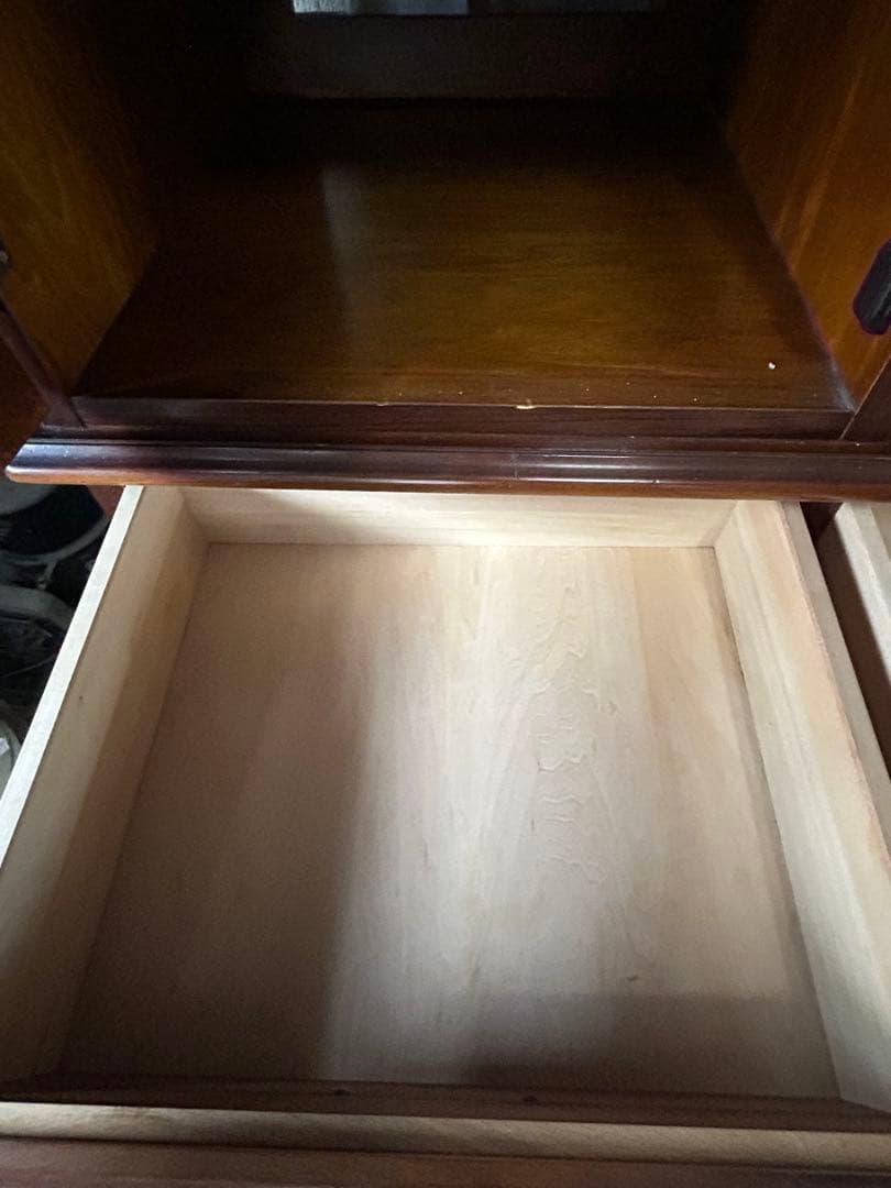 最終値下げ】カリモクコロニアル食器棚 残り1週間で販売中止