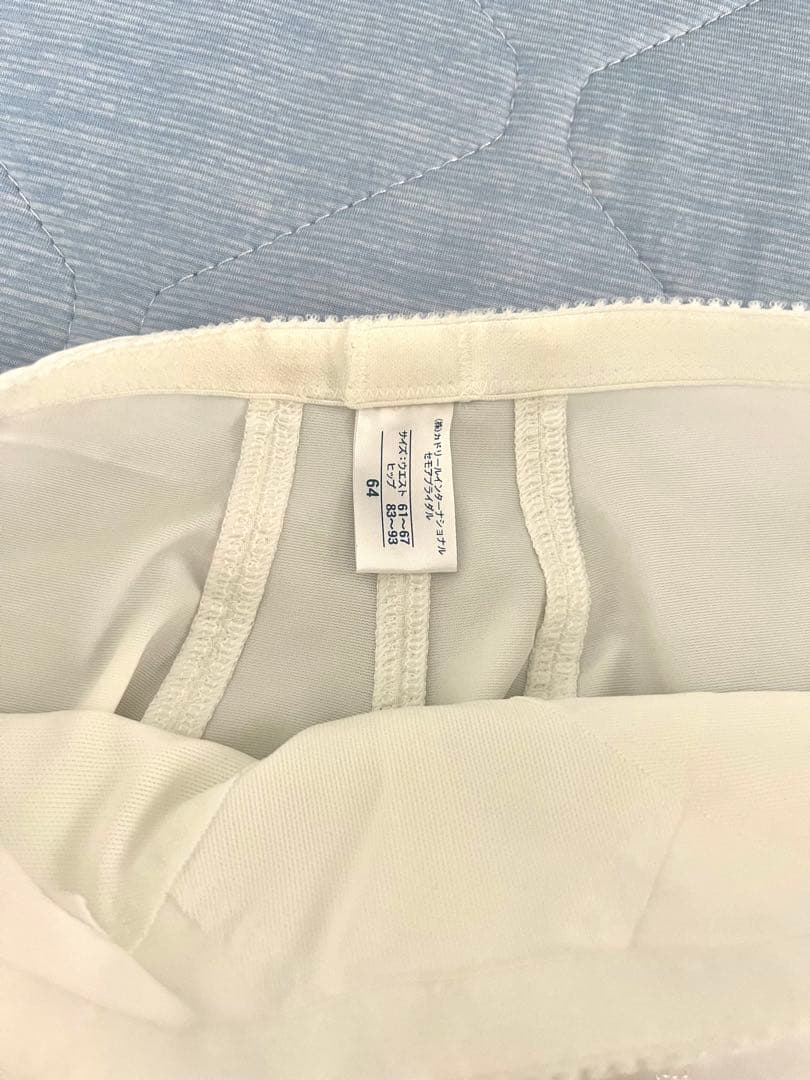 セモアブライダルインナー コルセットタイプ ホワイト　ガードル付きE70/64