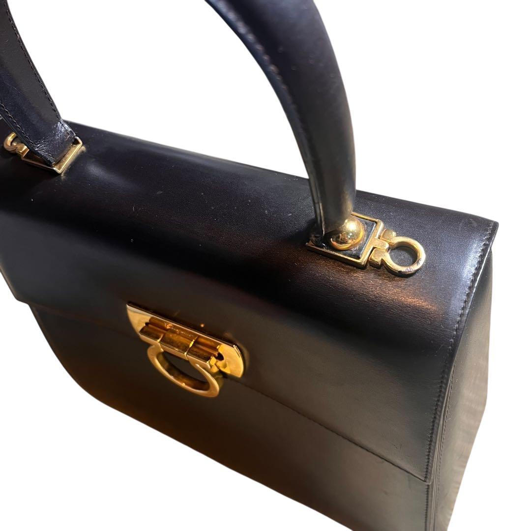 フェラガモ　トップハンドル　ガンチーニ　バッグ　レザー　ブラウン系