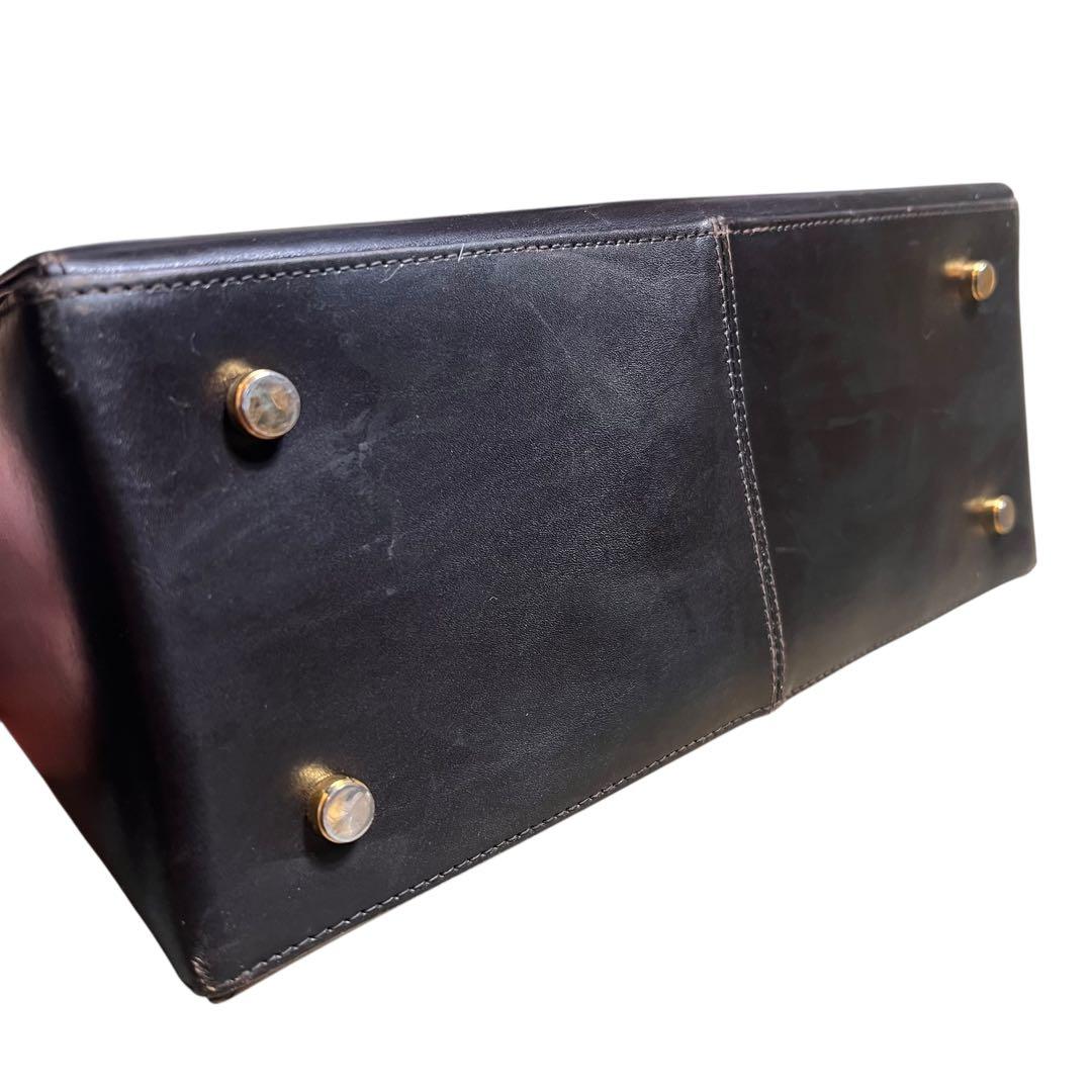 フェラガモ　トップハンドル　ガンチーニ　バッグ　レザー　ブラウン系