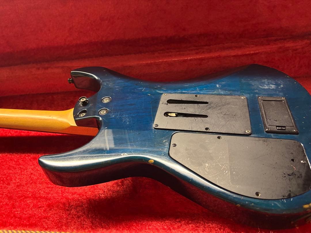 Fernandes ブルーエレキギター ハードケース付き