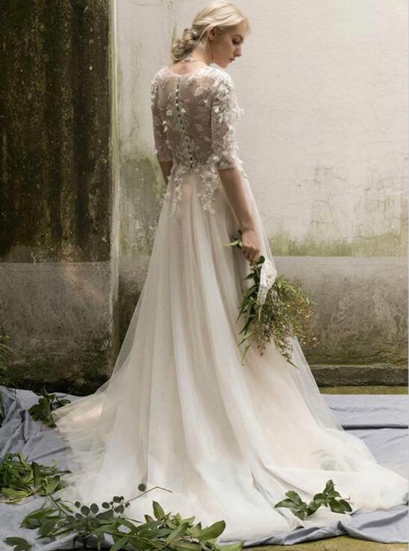 ウェディングドレス フラワーモチーフ刺繍長袖 Aライン