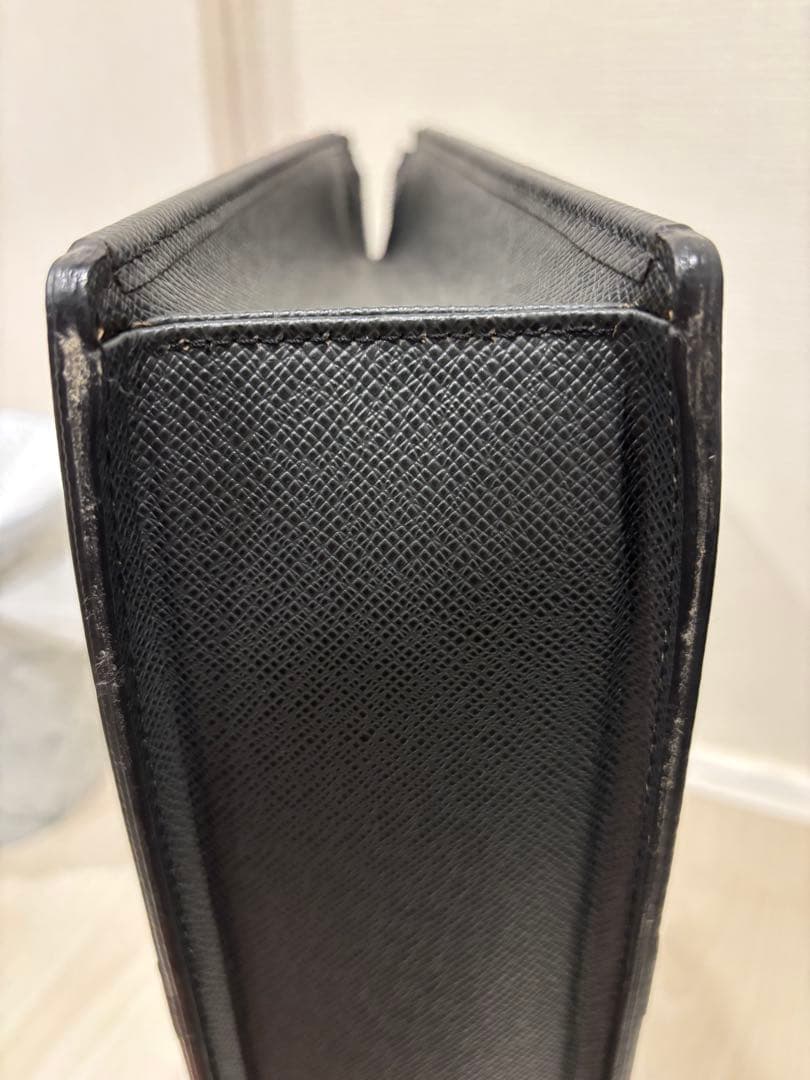 LOUIS VUITTON ブラック ビジネスバッグ