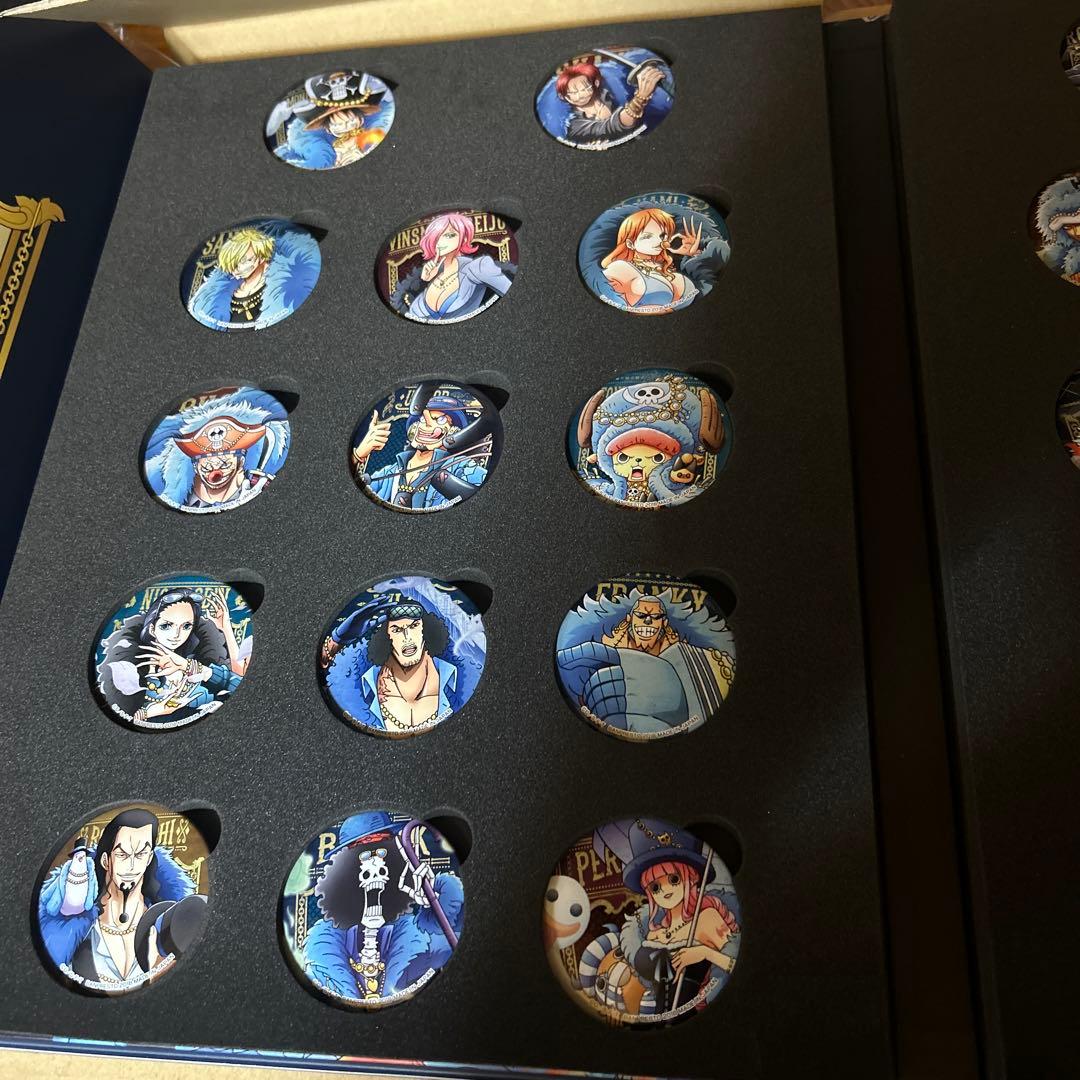 ONE PIECE 20周年記念　限定衣装缶バッジ　コンプリートセット