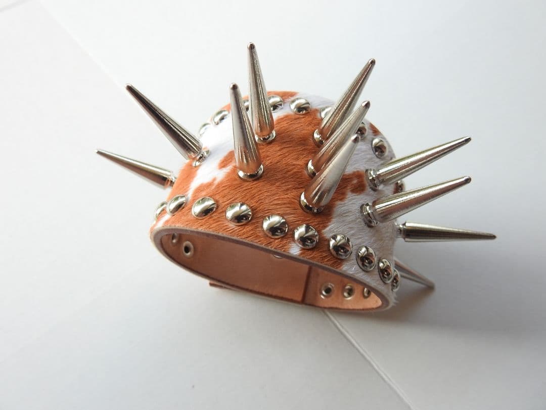 パンクスパイクバングル・リストバンドレザーブレススパイクコーンサバシスターなち