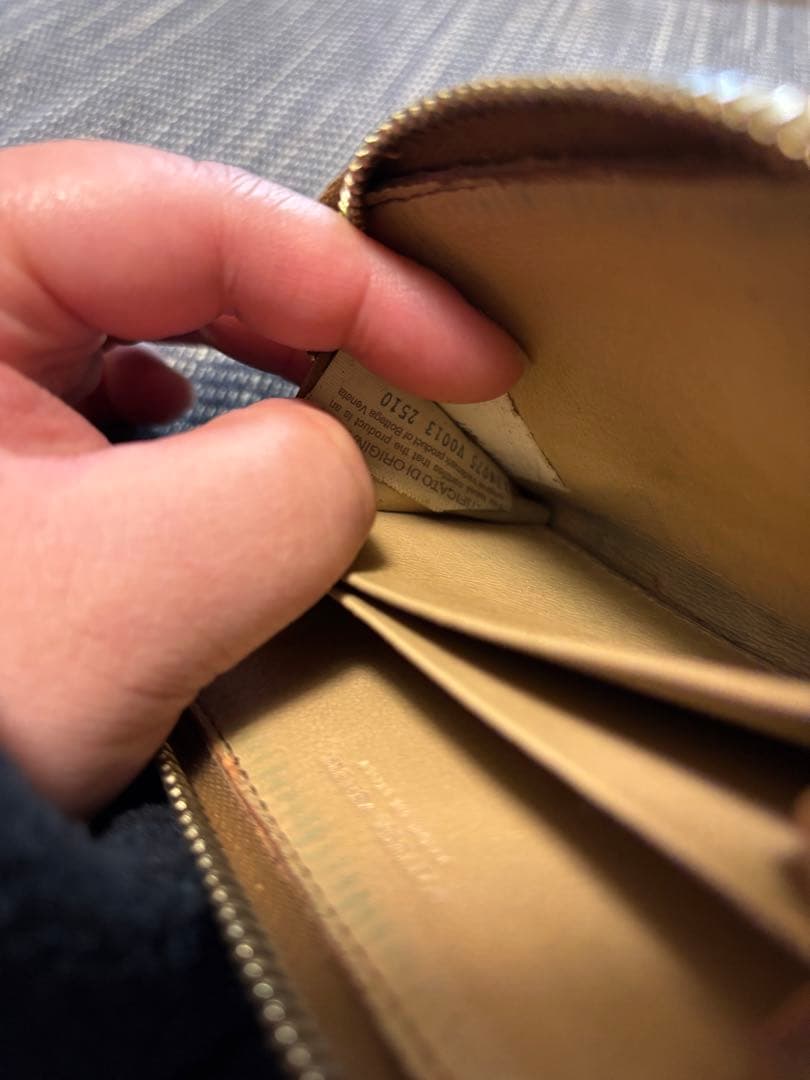 ボッテガヴェネタ　イントレチャートケース