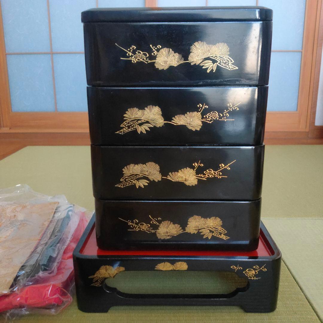 輪島塗　漆塗り重箱 4段　鳳凰柄の袱紗 風呂敷付き 輪島塗 漆塗り重箱 4段 鳳凰柄の袱紗 風呂敷付き