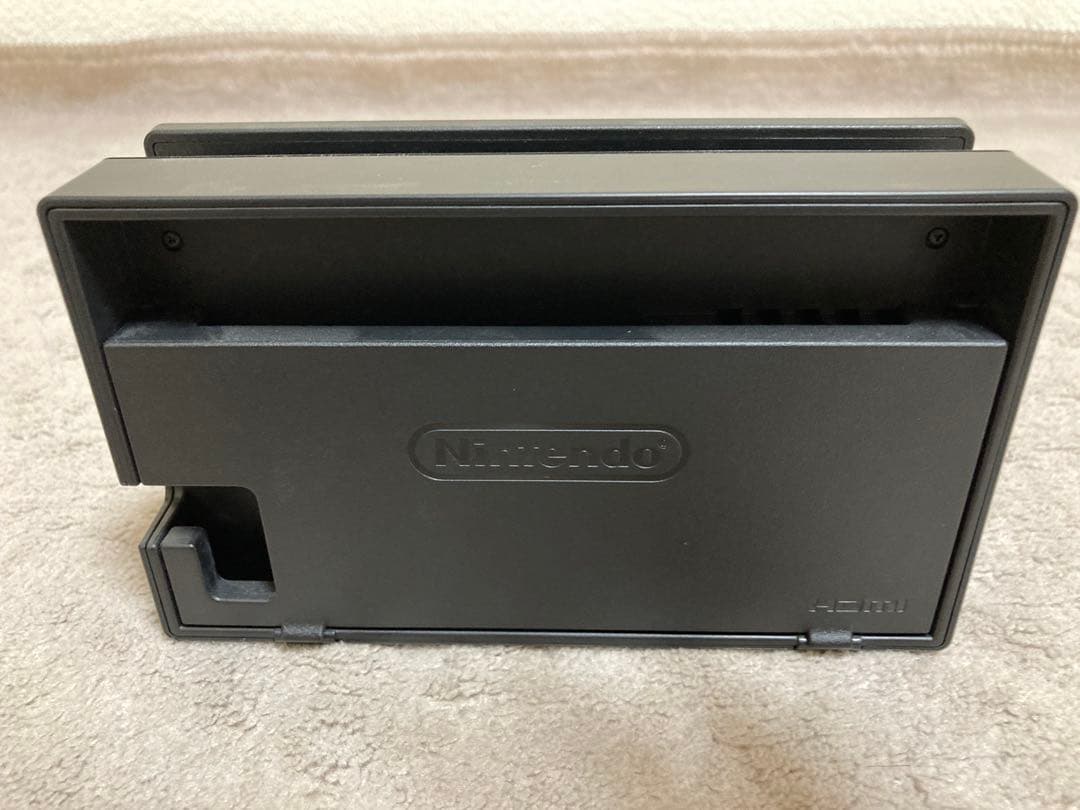 ［美品］Nintendo Switch 本体 （キャリーケース付き）