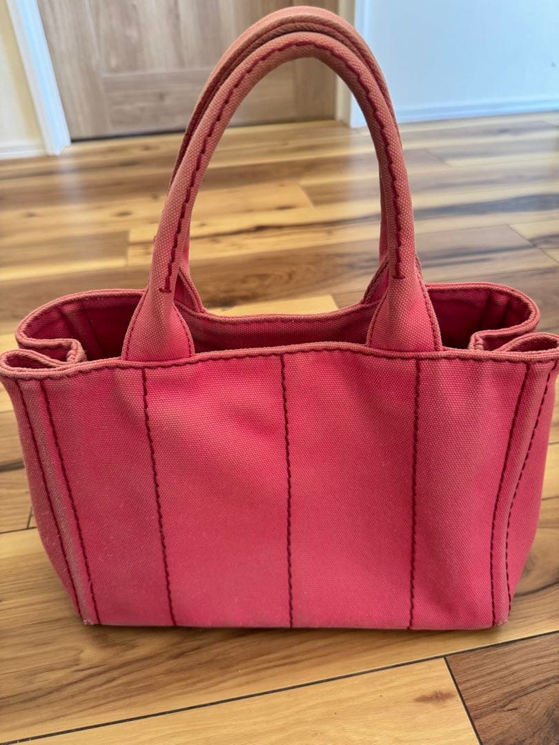 プラダ　ハンドバッグ