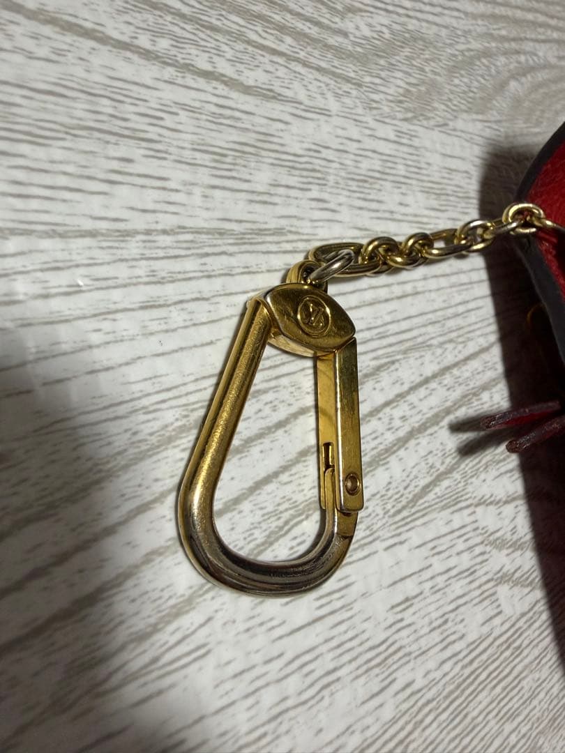 ルイヴィトン モノグラム アンプラント ポシェット クレ レザーケース 赤