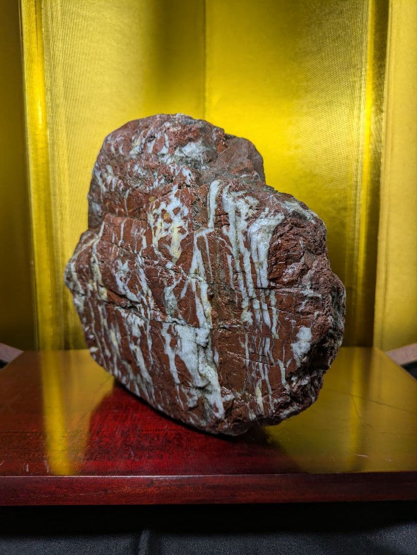 赤石 原石 3.4kg 大サイズ 自立 未加工 石英流れ 水石 希少 レア品