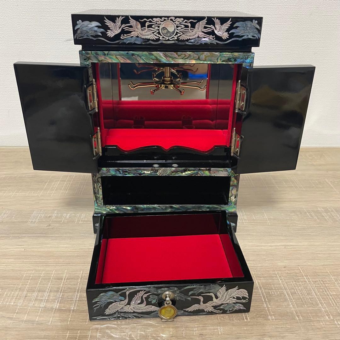 ★美品★ ジュエリーボックス 小箪笥 漆塗り 鶴　松　貝装飾 韓国工芸 螺鈿細工