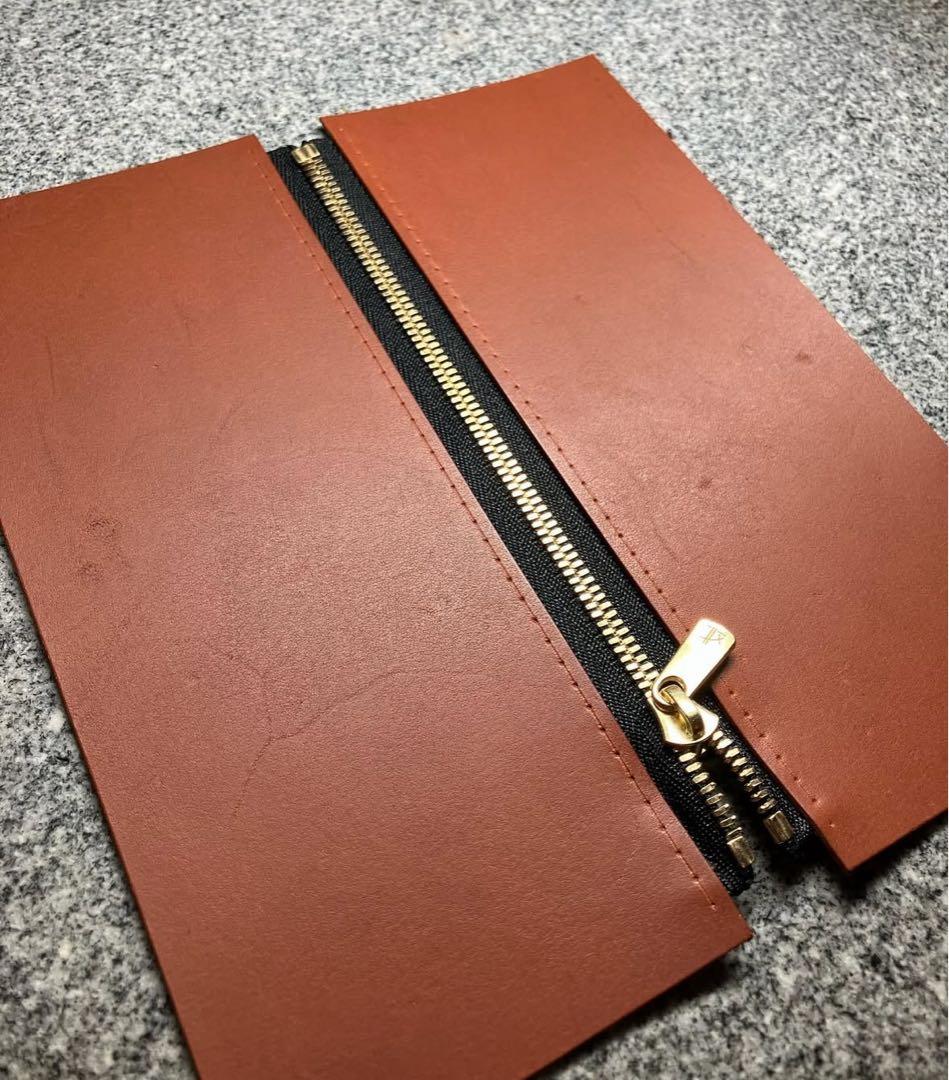 クロコ型押しラウンドファスナー