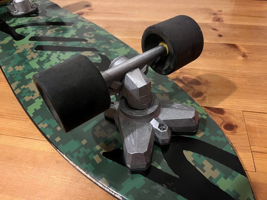 SwellTech ハイブリッド　カモ　サーフスケート