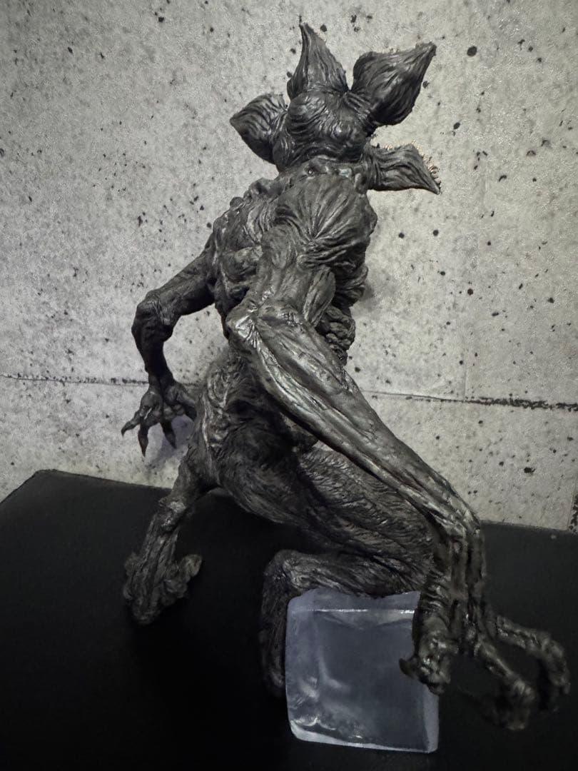 1番くじ　ストレンジャーシングス　デモゴルゴン　リペイント　フィギュア