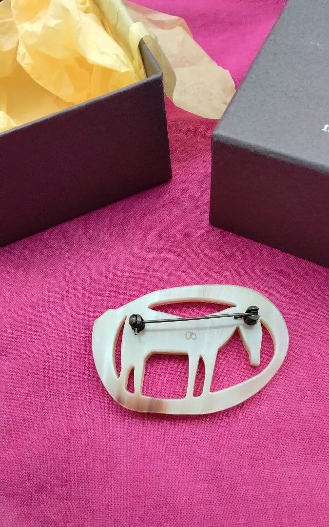 mina perhonen ブローチ　\"oasis\" 水牛角　正規品
