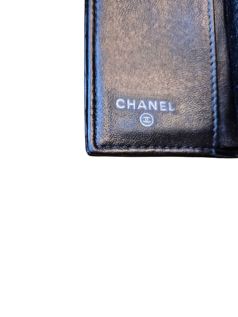CHANEL　シャネル　マトラッセ　シルバー金具　Wホックフラップ　三つ折り財布