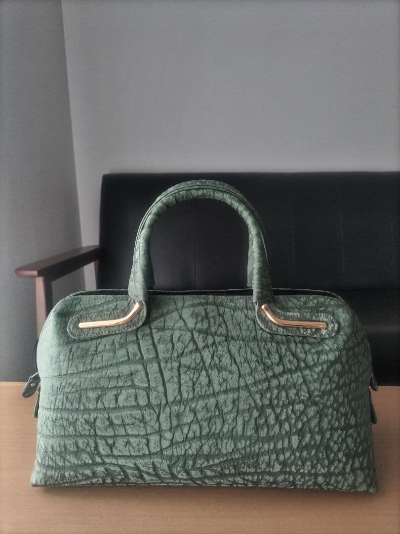 JRA認定　カモシカ皮バッグ