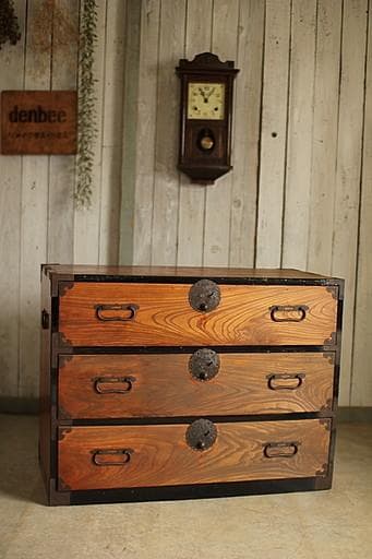 綺麗な打ち出し金具庄内箪笥3段タンス収納古家具古民家時代家具