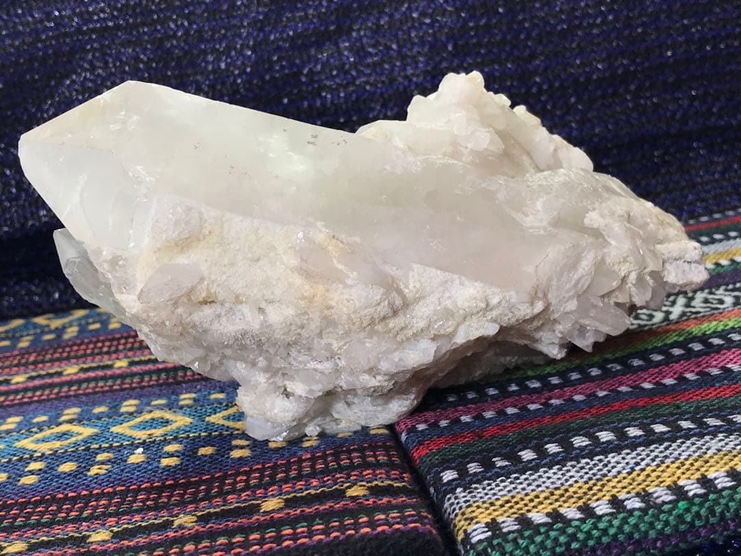 《SHOP》約1.8kg【マダガスカル産/水晶/クラスター】原石[⑧D20