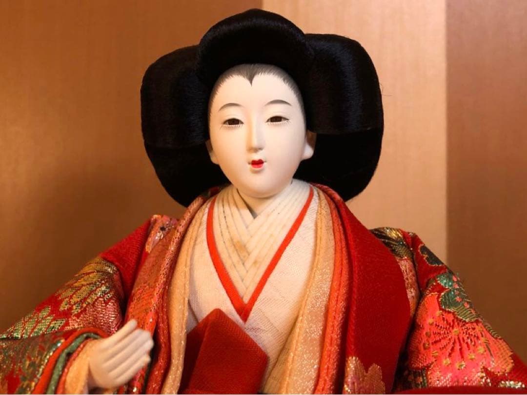 雛人形 伝統的な衣装　官女のセット