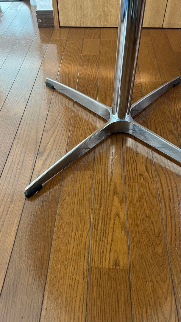 円形ホワイトダイニングテーブル