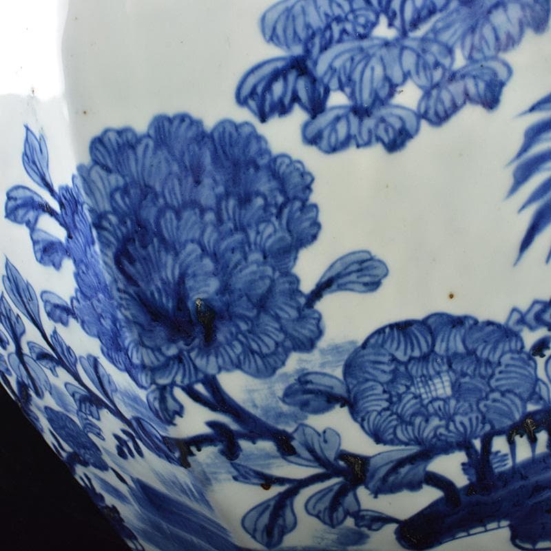 中国 景徳鎮製款 青花 神獣花文 八角面取瓶 高さ約48cm V R7338F