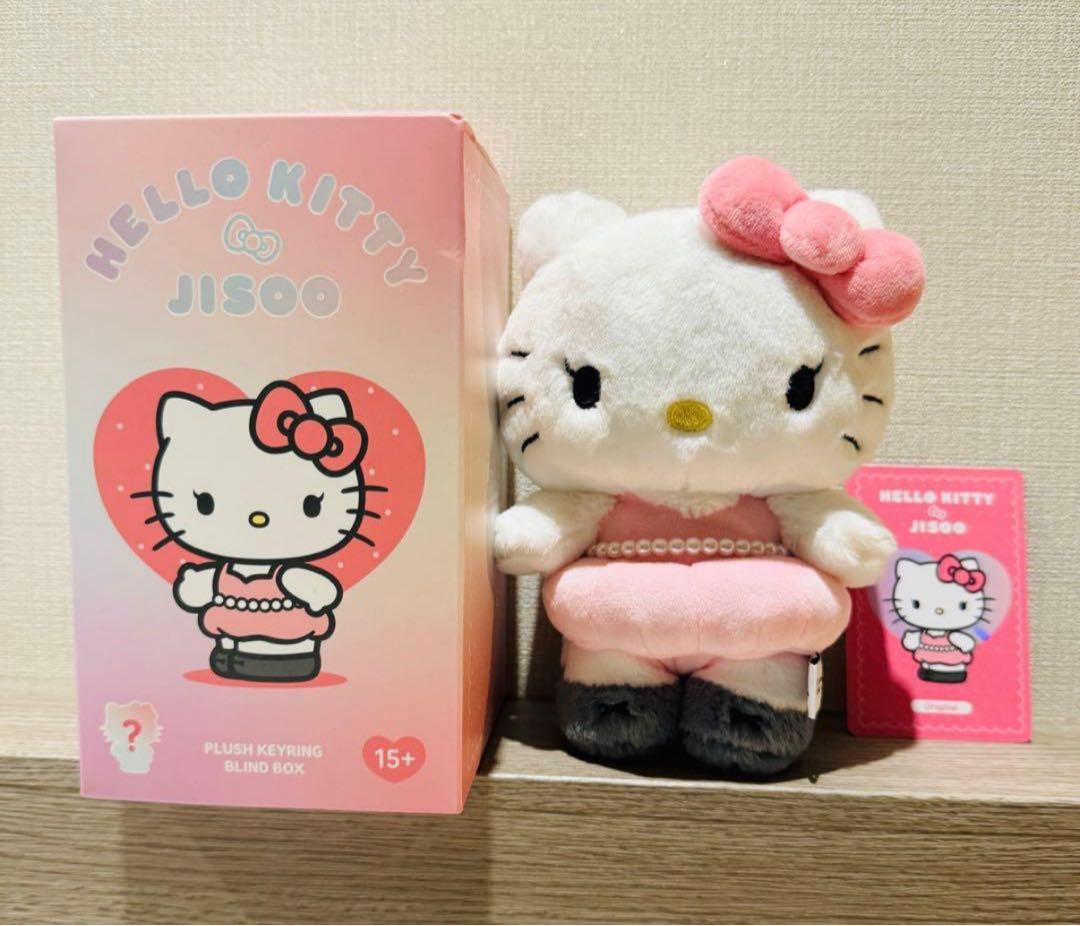 KITTY × JISOO キティ ジス ぬいぐるみ キーリング オリジナル - メルカリ