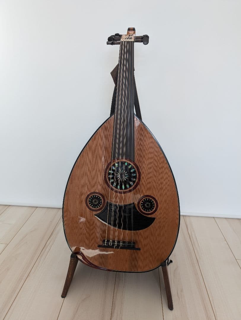 トルコのウード 木製 専用ケース付き