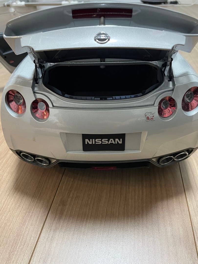 ディアゴスティーニ NISSAN R35 GT-R nismo LEDライト付