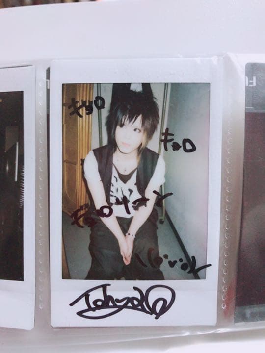 vistlip Tohyaさんチェキ① - メルカリ