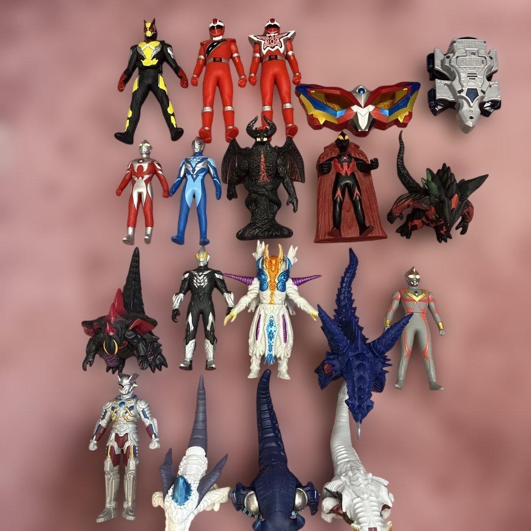 スーパー戦隊 ウルトラマン 仮面ライダーなど19体 ソフビ - メルカリ