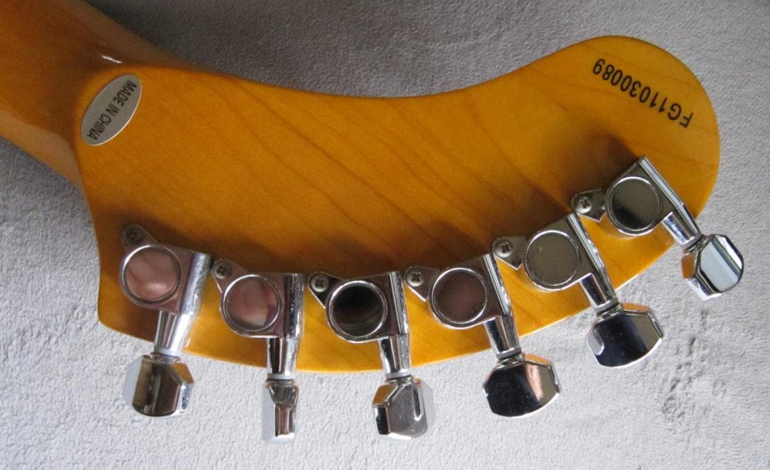 訳あり　お買い得　フェルナンデス　ZO-3 芸達者　トレモロ付　サンバースト