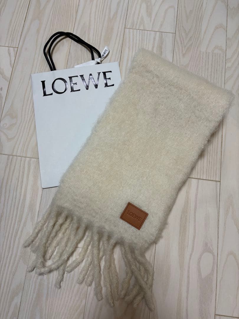 【未使用】LOEWE ロエベ　マフラー　アイボリー 楽天市場】LOEWE ロエベ マフラー F811251X06 レディース アナグラム
