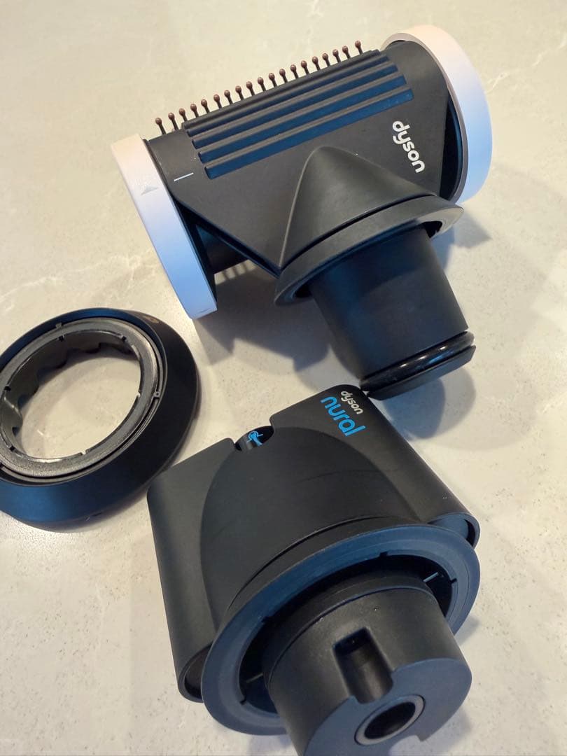 Dyson Supersonic ドライヤー HD16 定価: 53,800円