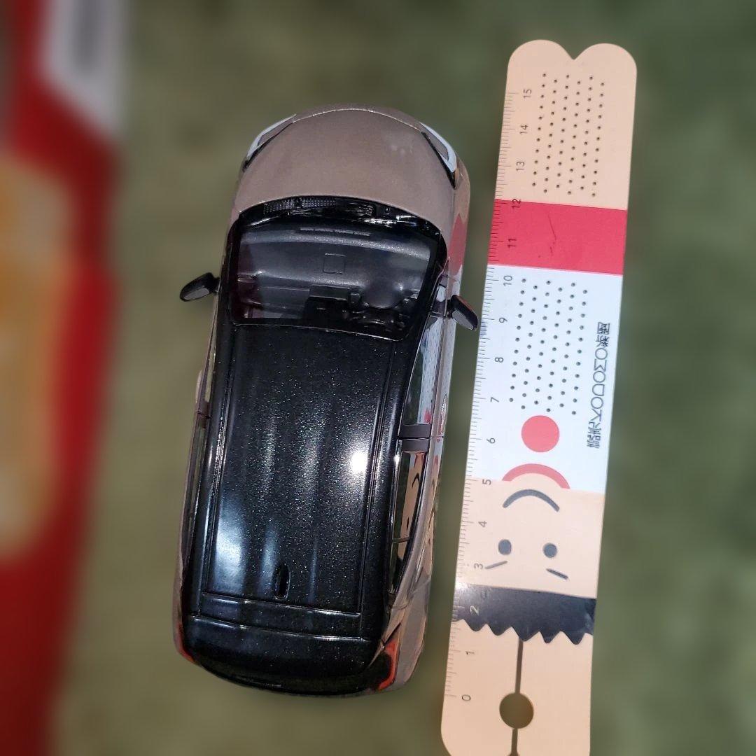 トヨタ AQUA 1/30スケール ミニカー ツートンカラー