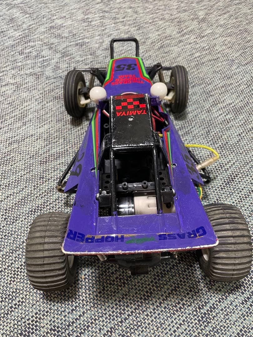 タミヤ グラスホッパー　1/10 電動RCレーシングバギー