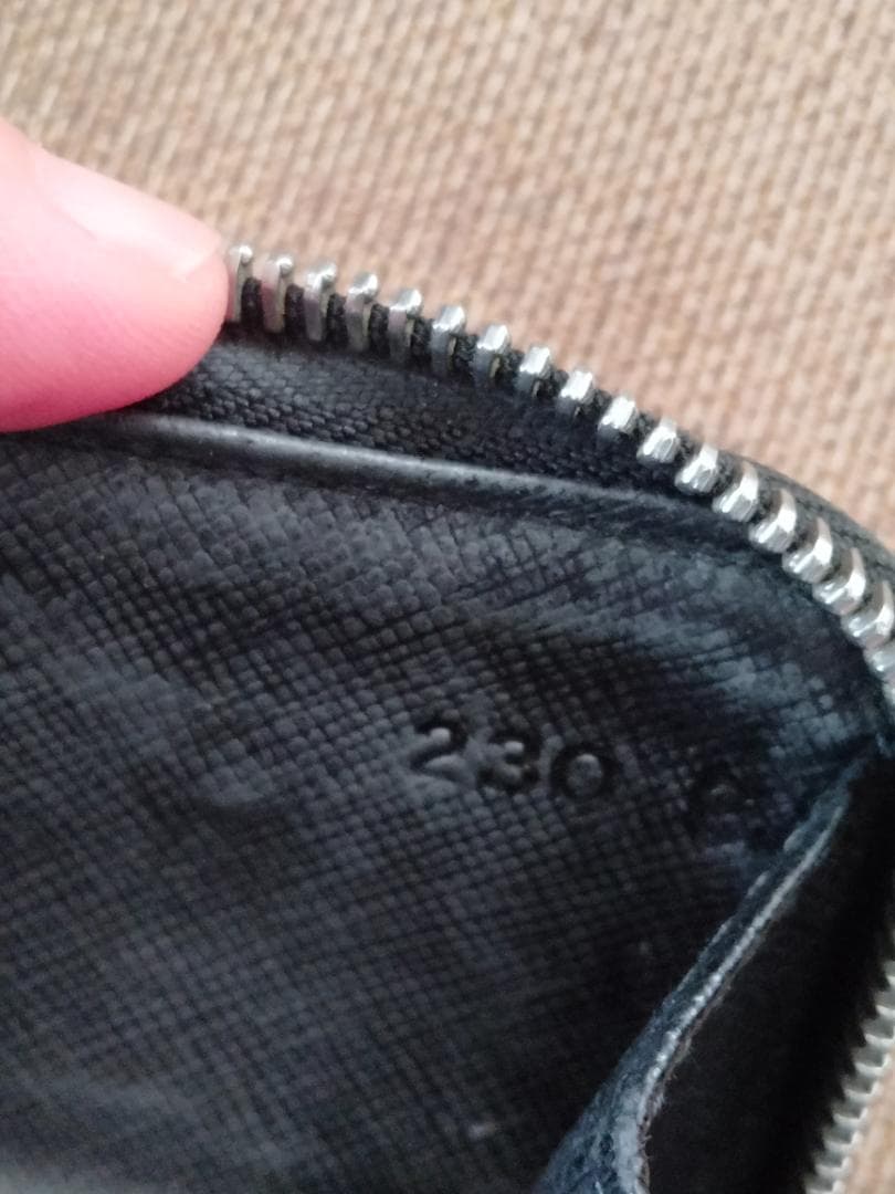 PRADA プラダ　ケース　小物ケース　ポーチ　イヤホンケース