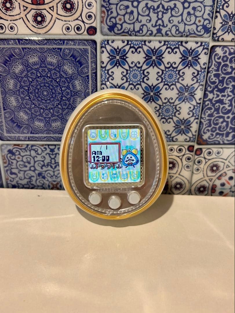 * たまごっち4Uホワイト 本体（中古）のみ *