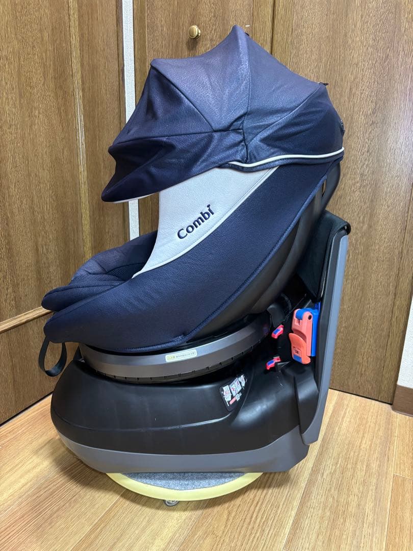 コンビ　クルムーヴ　Simplight　ダイヤモンドネイビー　チャイルドシート