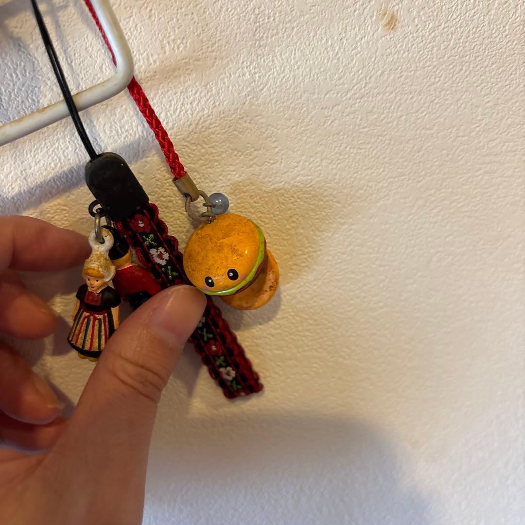 キューピーとキティのストラップ　九州メインのキャラクター　ご当地ストラップ