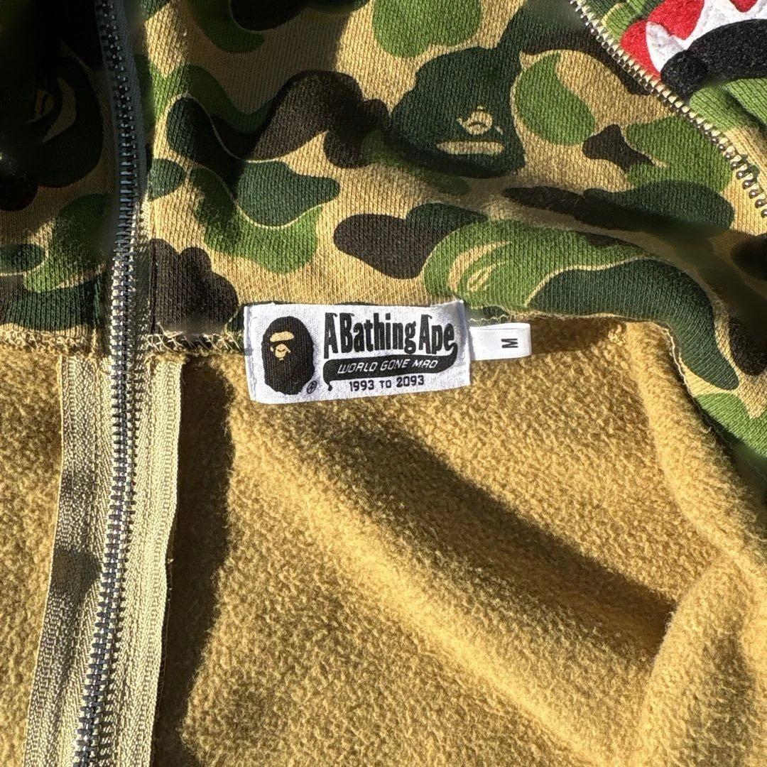 A BATHING APE シャークパーカ Mサイズ　美品