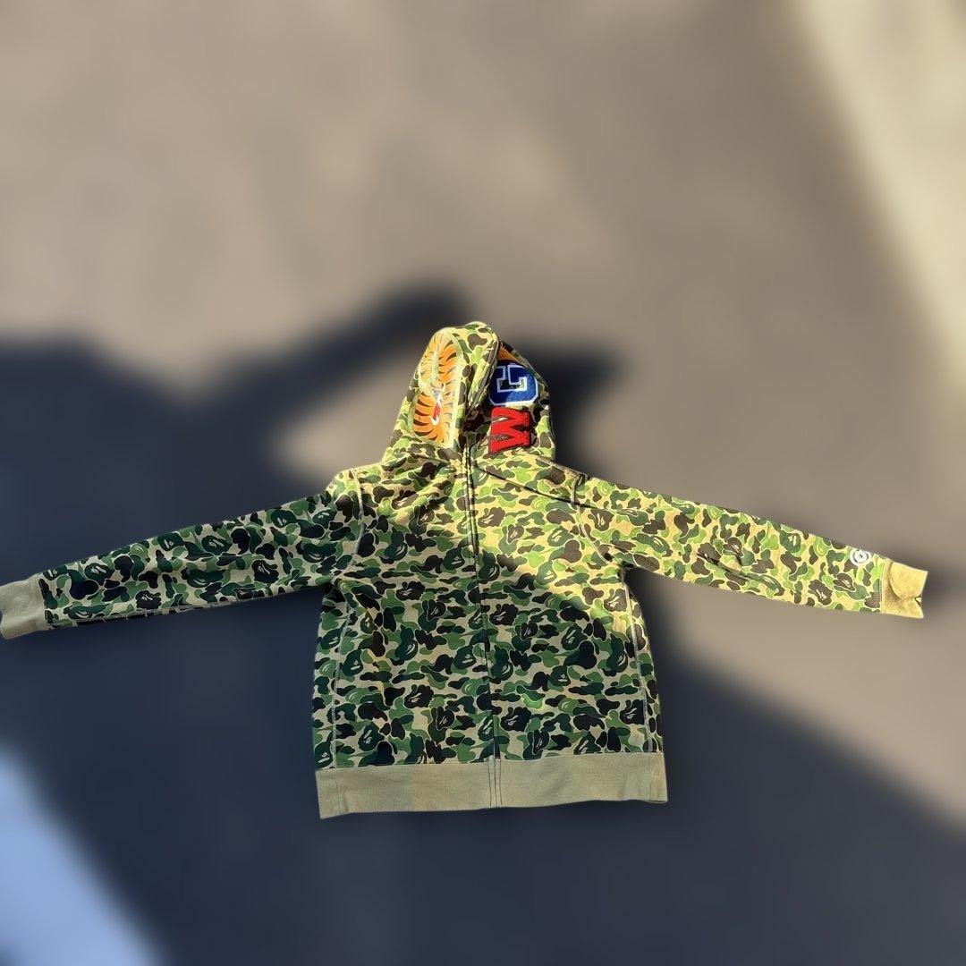 A BATHING APE シャークパーカ Mサイズ　美品