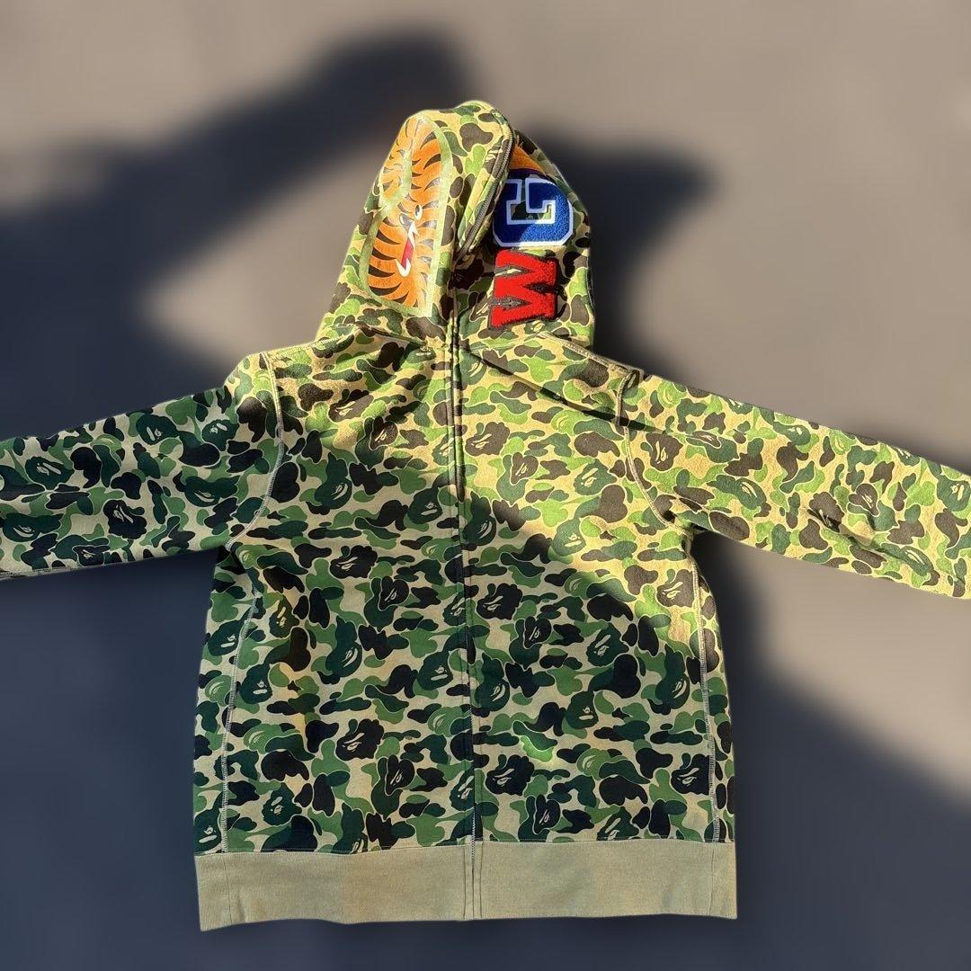 A BATHING APE シャークパーカ Mサイズ　美品