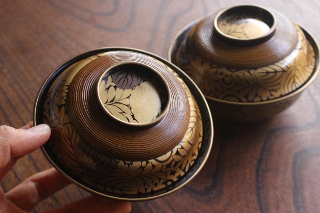 小傷あり！風情ある千筋糸目に極上桐花蒔絵の映えるお椀2点（検輪島塗懐石椀雑煮椀