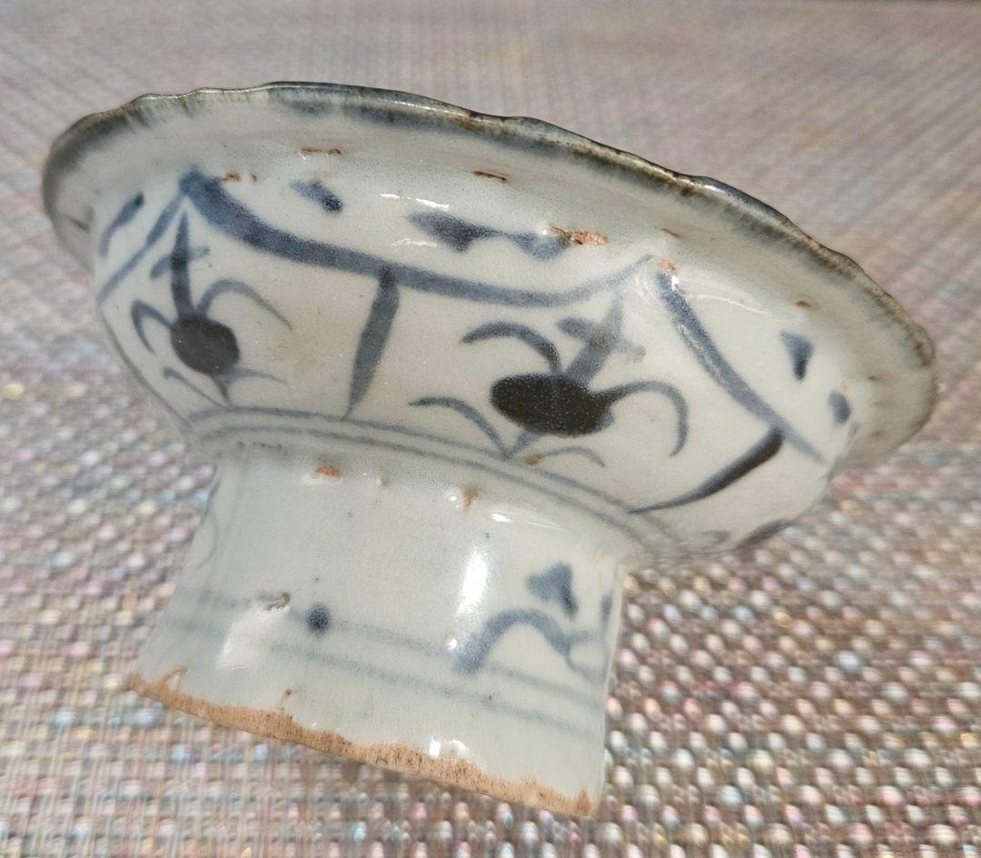 中国古美術　中国古陶磁器　古玩　明朝　明代　青華　花文　高付き台皿　土城平出土